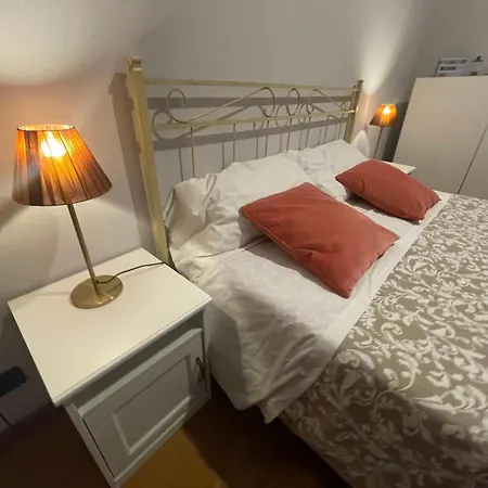 Paradise Suites - Brignole Station - Best Price Rooms - Always Open-3